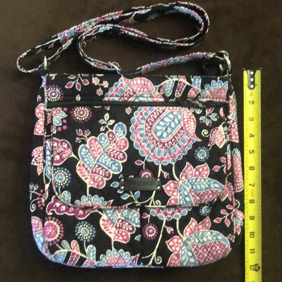 Vera Bradley Shoulder Bad Seven Pockets - Picture 2 of 7